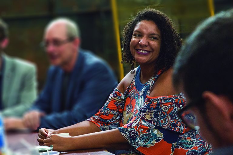 Primeira mulher negra a presidir a Comissão de Direitos Humanos da Alerj é mareense