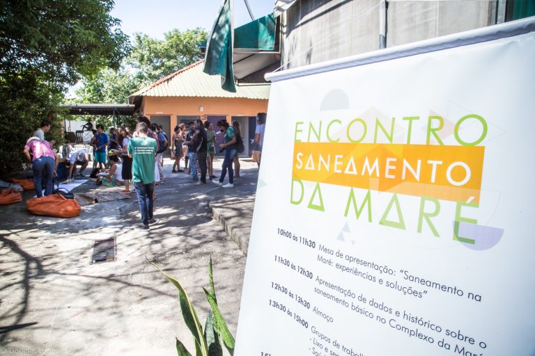 Saneamento em debate na Maré