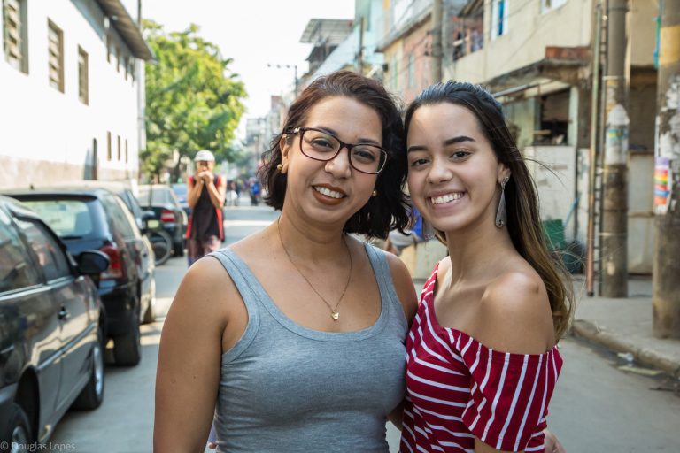 Mãe e filha na universidade