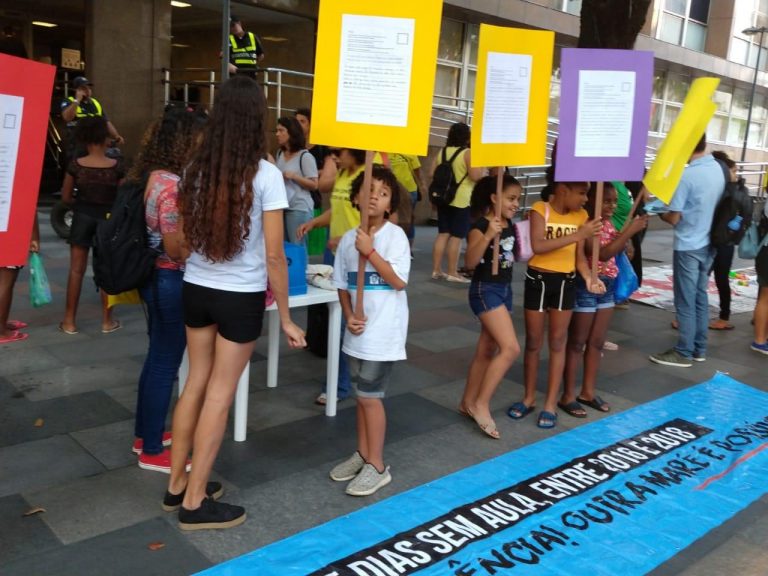 Maré: dezesseis favelas, uma só voz