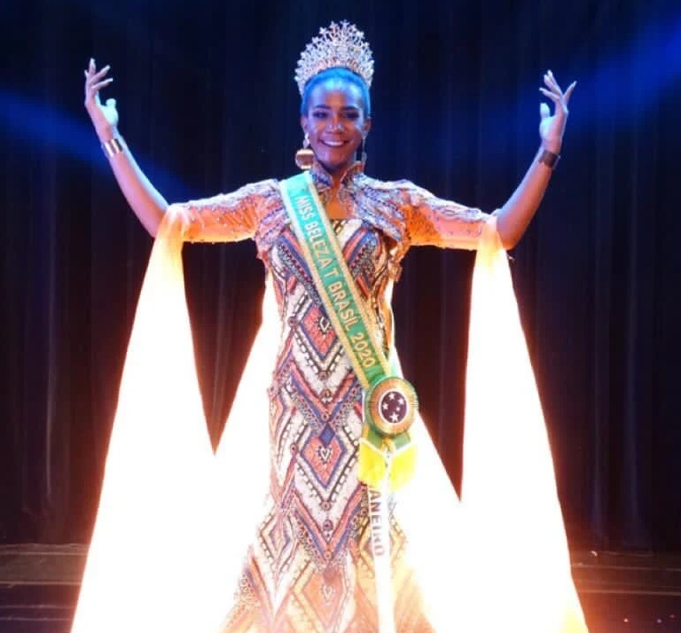 Miss Beleza T Brasil sofre racismo após coroação