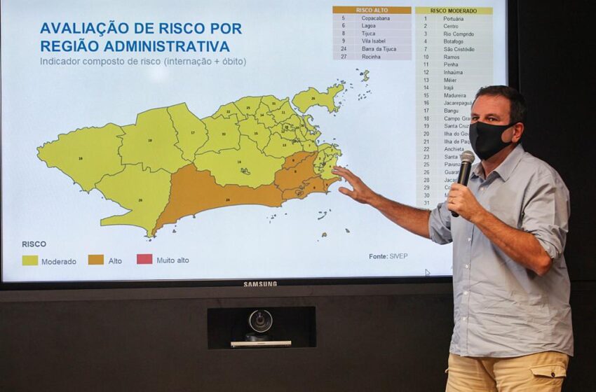 Paes alertou que poderá adotar medidas mais restritivas em áreas cujo número de casos ainda é alto - Ricardo Cassiano/Prefeitura do Rio