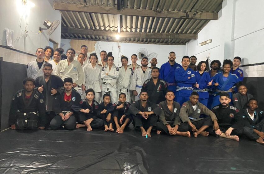  Projeto Tijolinho leva jiu-jitsu e luta livre de uma forma gratuita a moradores da Maré