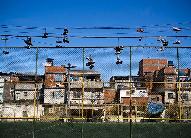 Exposição virtual conta histórias das favelas da Maré em imagens