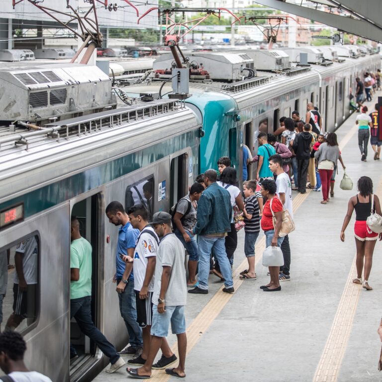Trens do Rio podem piorar e a tarifa passar de  R$ 7 em 2022 se nada mudar na Supervia, aponta estudo