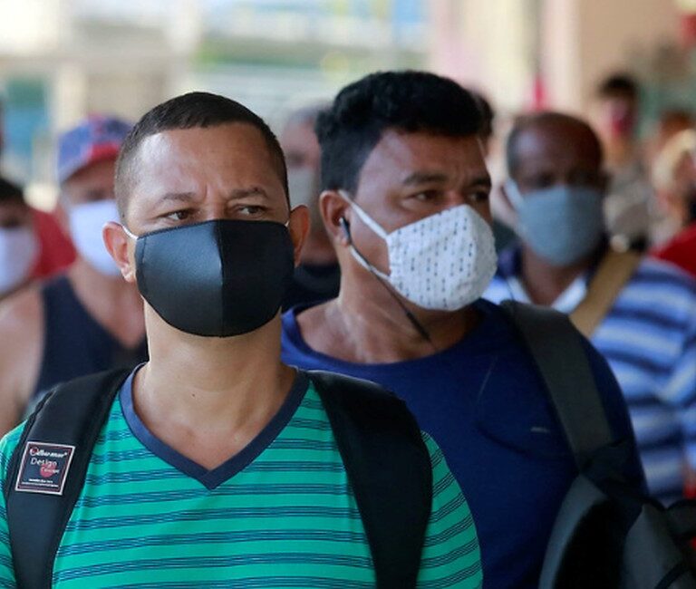 Capital do Rio libera uso de máscaras em locais abertos; governo precisa validar decisão