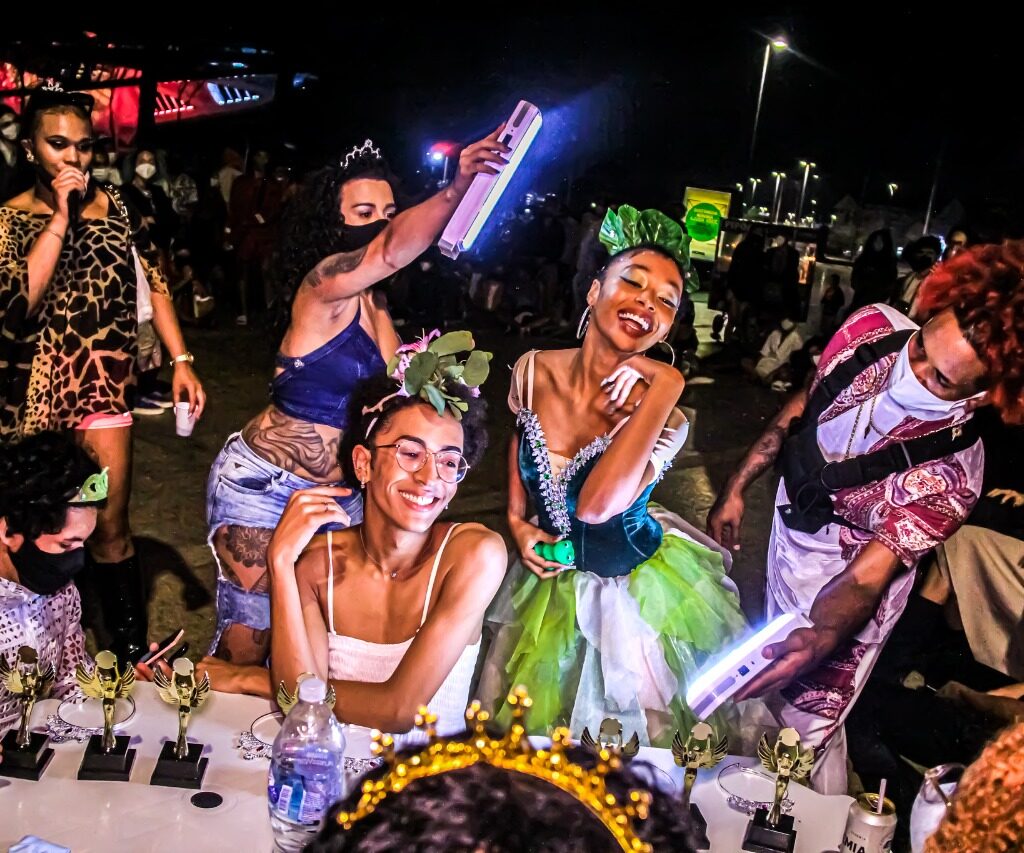 Ativistas da Maré vivenciam cultura ballroom | Foto: Matheus Affonso