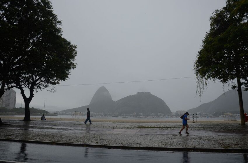  Sistema Alerta Rio prevê início de semana com chuva fraca a moderada e em locais isolados