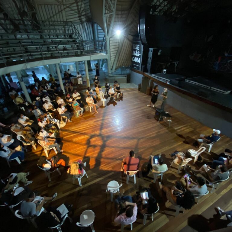 Movimento VIRA PÁGINA realiza ações contra o governo