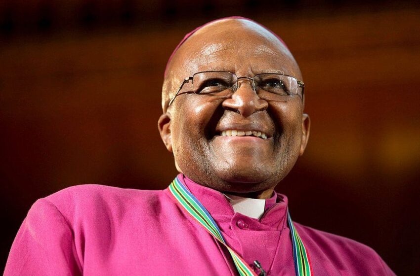 Desmond Tutu cunhou a expressão “nação arco-íris" em menção à construção da África do Sul por seus inúmeros grupos étnicos | Foto: Getty Images