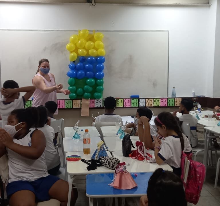 Apreensão e animação marcam retorno às aulas presenciais na Maré