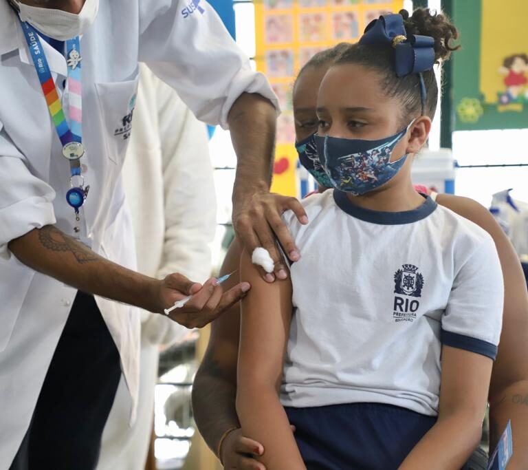 Covid-19: Vacinação segue na cidade para quem tem 5 anos ou mais, e centros continuam com testagem