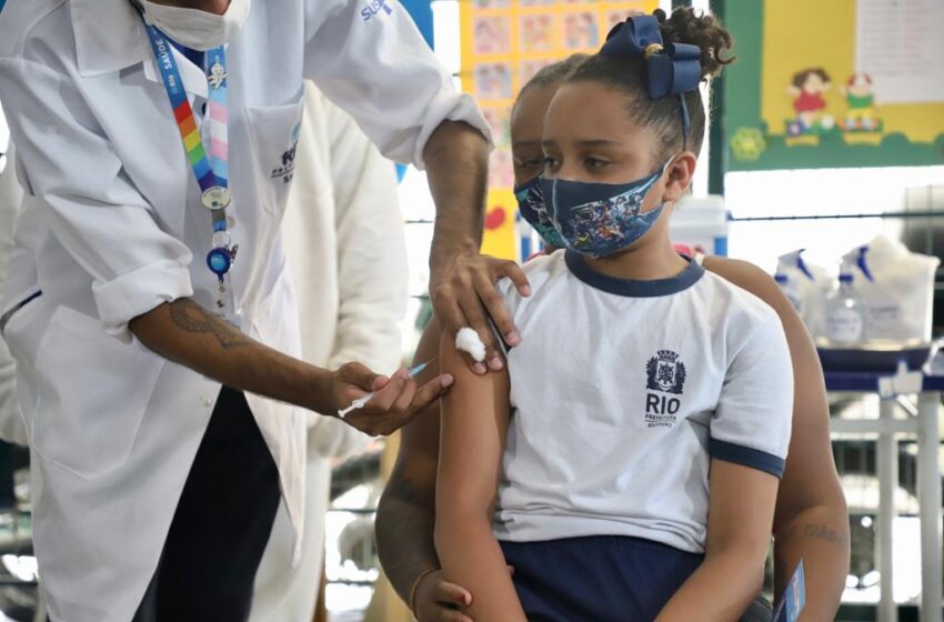  Covid-19: Vacinação segue na cidade para quem tem 5 anos ou mais, e centros continuam com testagem