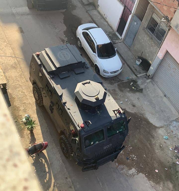 Operação em  8 das 16 favelas da Maré