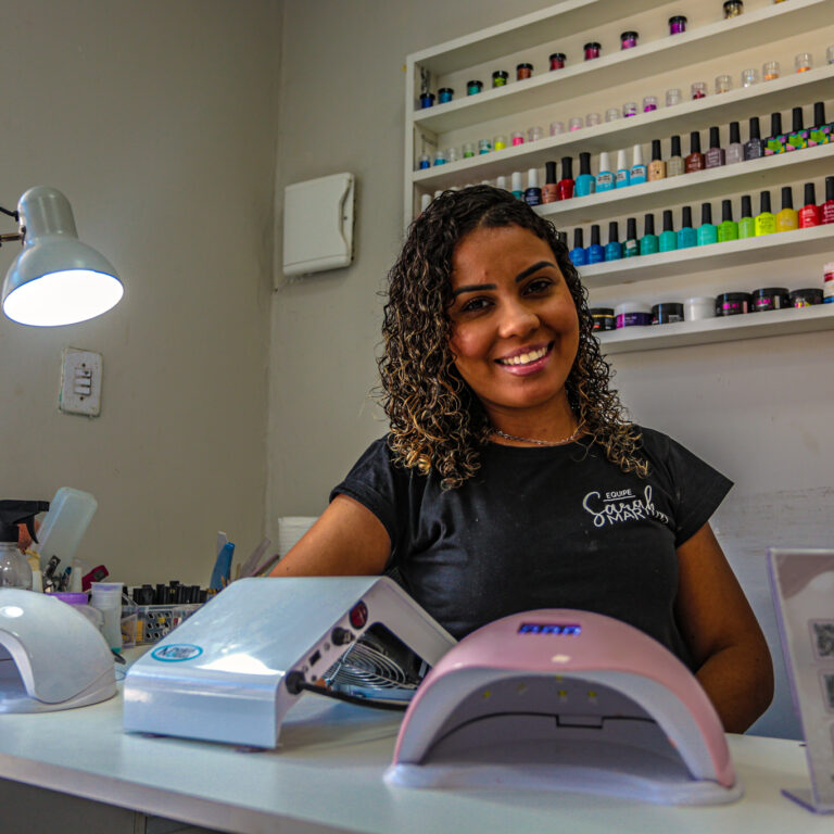 A via da beleza: empreendimentos estéticos mudam a vida das mulheres mareenses