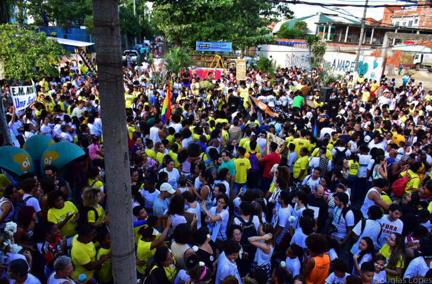  Instituições ocupam as ruas da Maré para lembrar Marcha pela paz