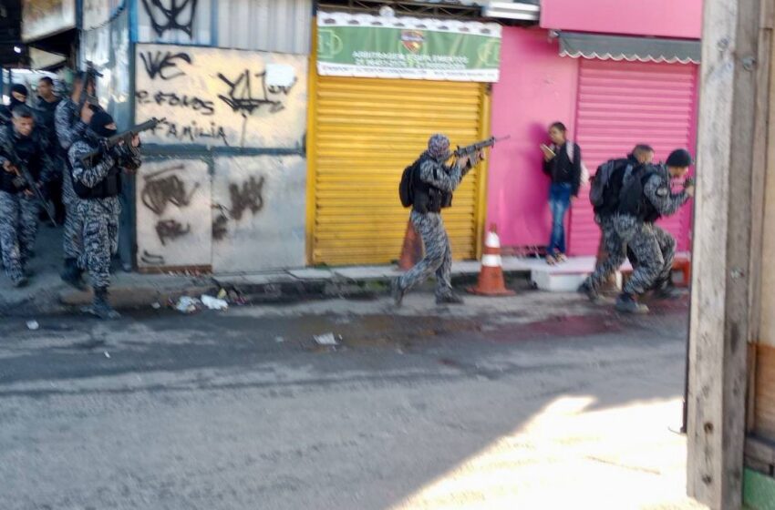 Operação na Nova Holanda, favela da Maré, já deixa 2 mortos