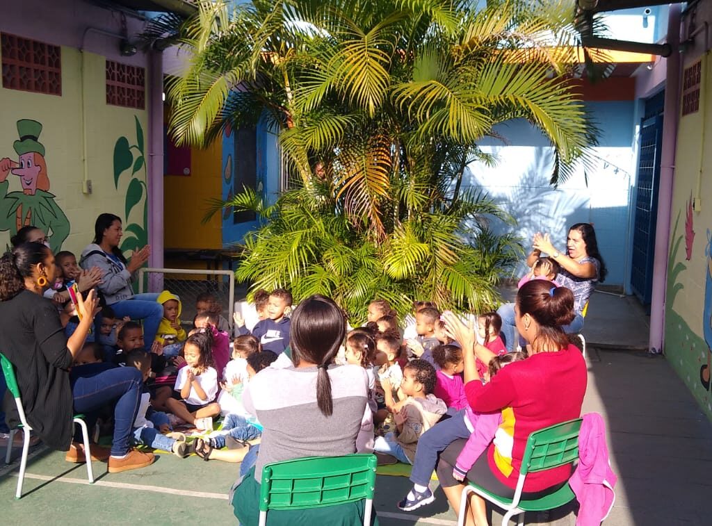 Roda de conversa na Creche Municipal Monteiro Lobato