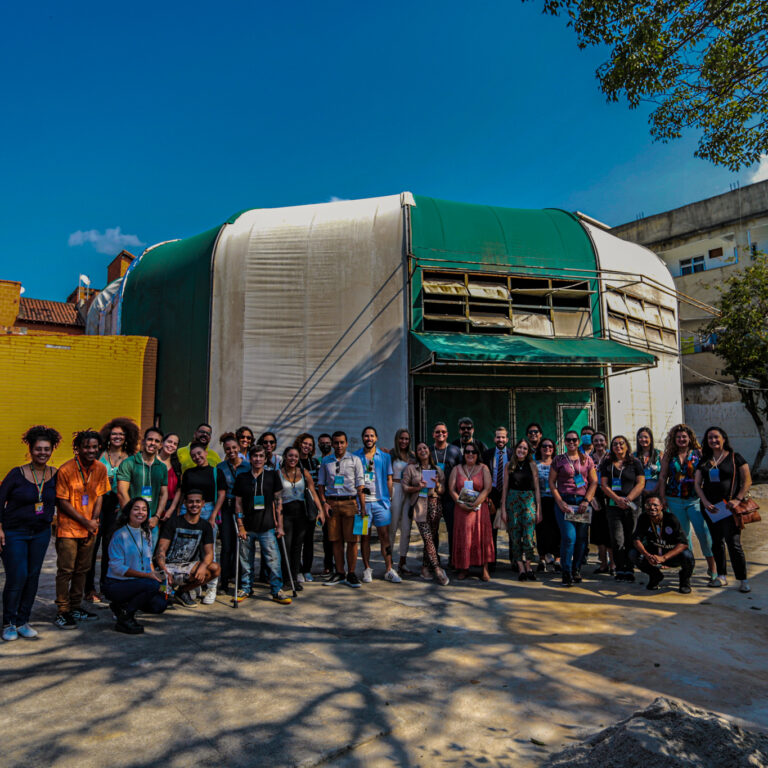 Maré recebe jornalistas do judiciário para debate sobre territórios de favela e ações de redução de danos
