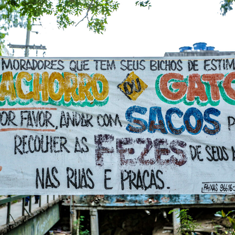 Putz, pisei novamente no cocô