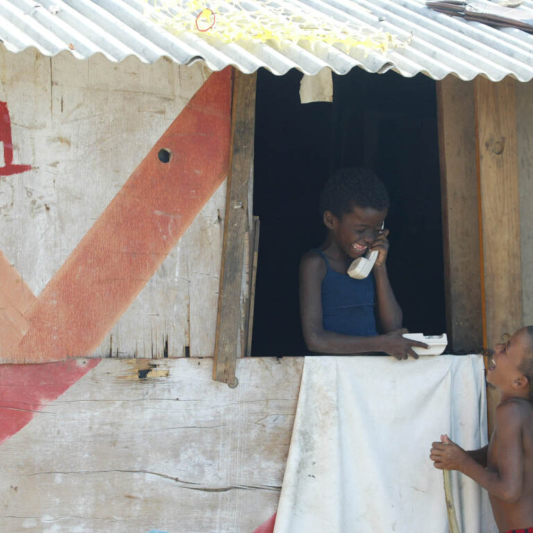 Governo investe menos de R$ 4 por dia em crianças e adolescentes