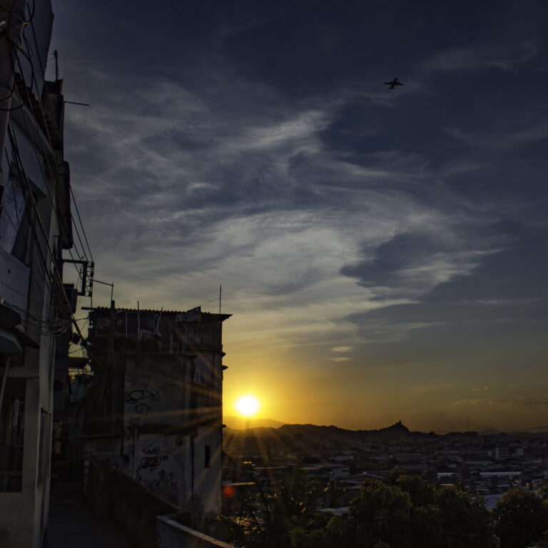 Favela não vota só por assistencialismo