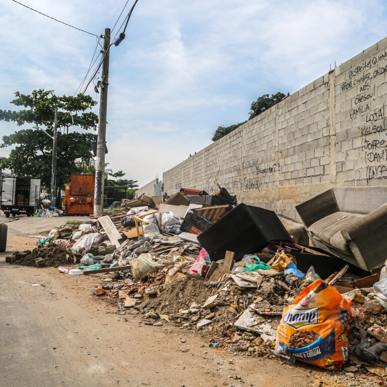 Diálogo por uma coleta de lixo mais eficiente para a Maré