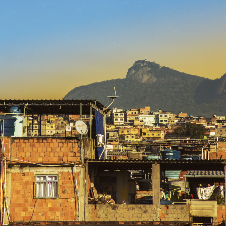 ‘Urbanização sim, remoção não’