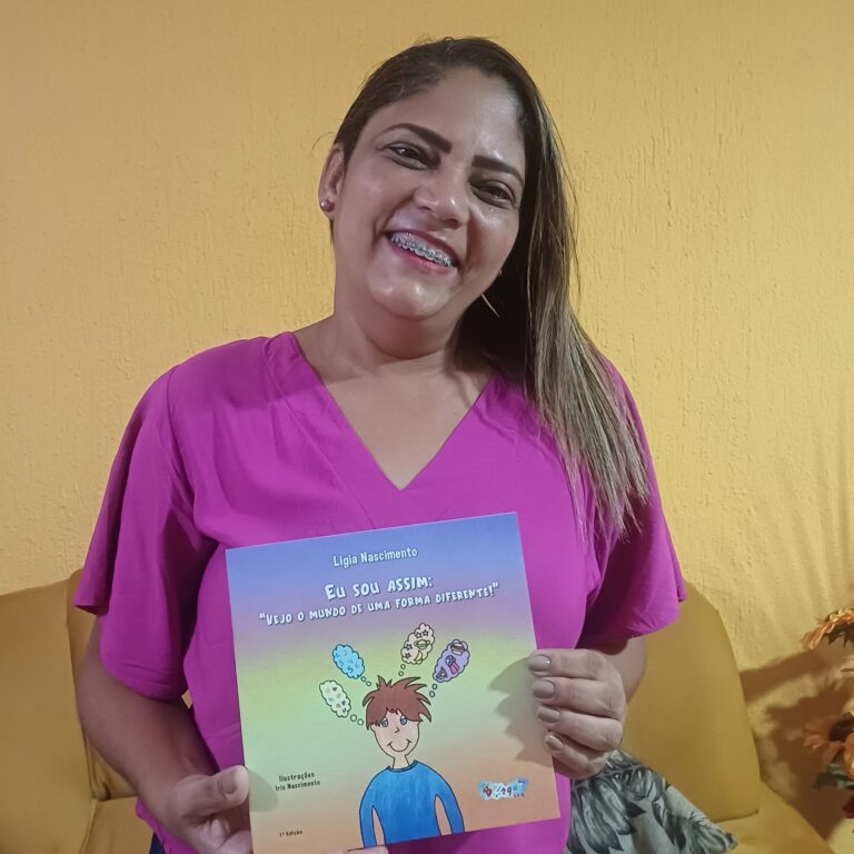 Professora escreve livro inspirado em aluno autista