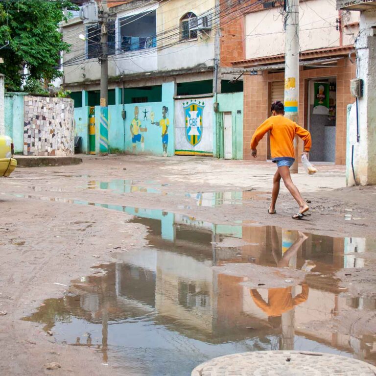 Pensando a educação ambiental de maneira crítica