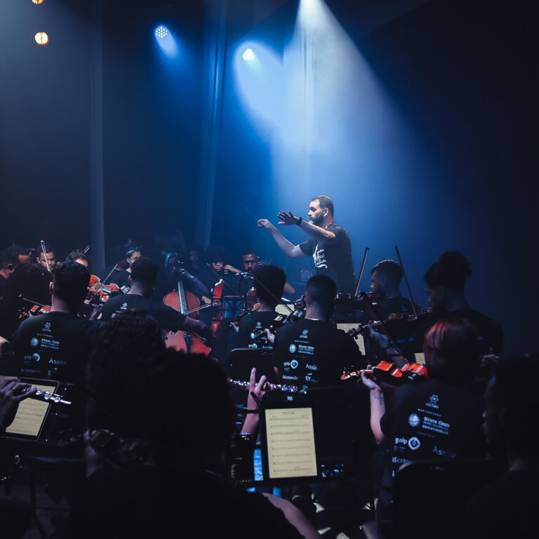 Orquestra Maré do Amanhã volta de turnê internacional e inspira novos sonhos