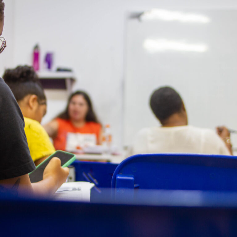 ENEM 2023: Provas acontecem neste domingo   (5/11), tem aplicação de prova na Maré?