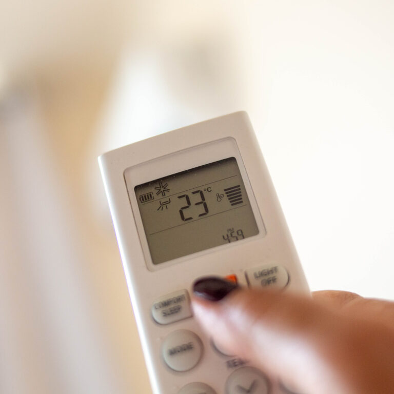 De olho no ar condicionado: atenção com a manutenção em tempos de calor
