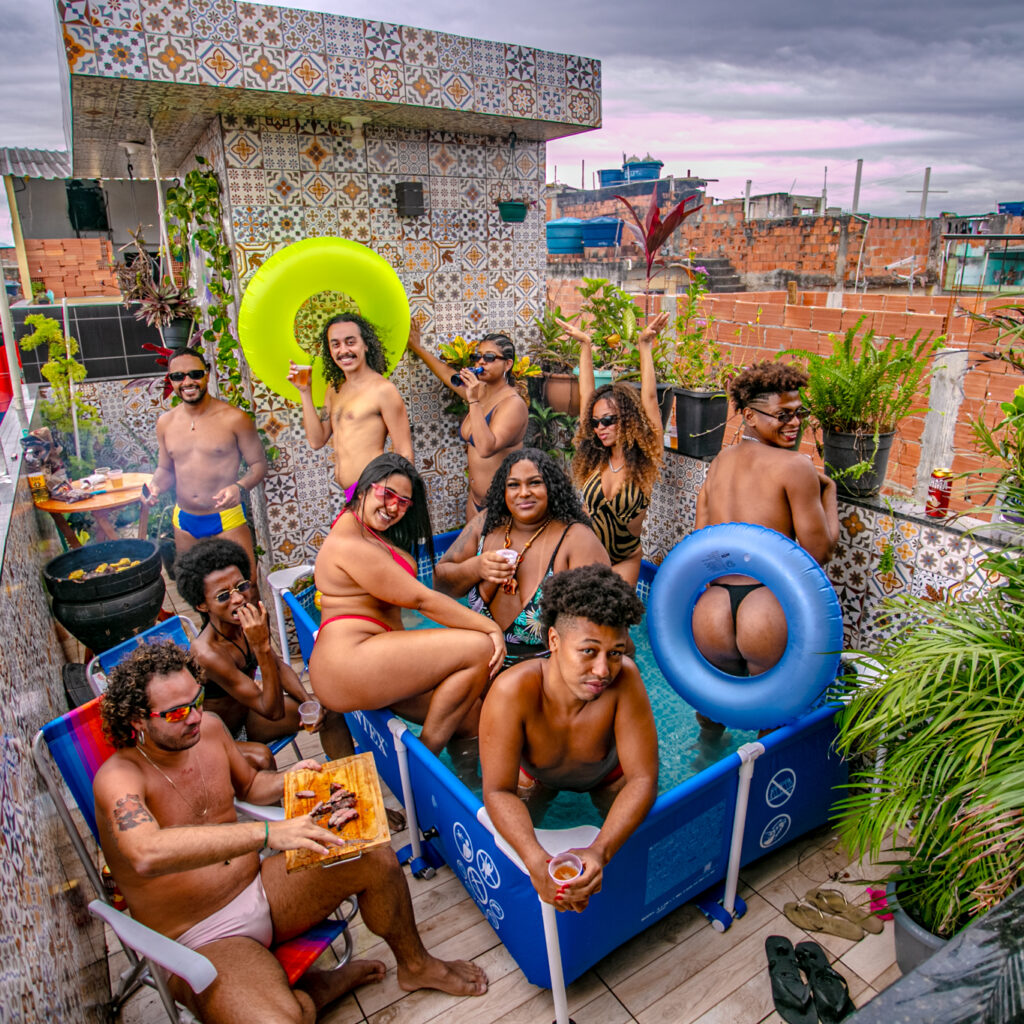"A corpa festa" ensaio fotográfico com o Clube das Gatinhas compõe a edição especial de janeiro de 2024. (foto: Affonso Dalua)