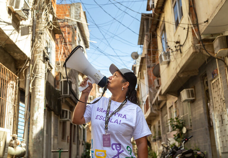 Campanha para matrícula de estudantes fora da escola vai até quarta (17)