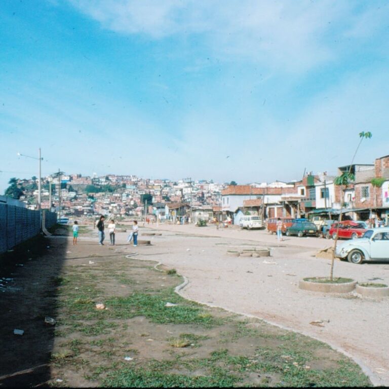 Da Escola Bahia às 50 escolas: o impacto da mobilização comunitária na educação na Maré