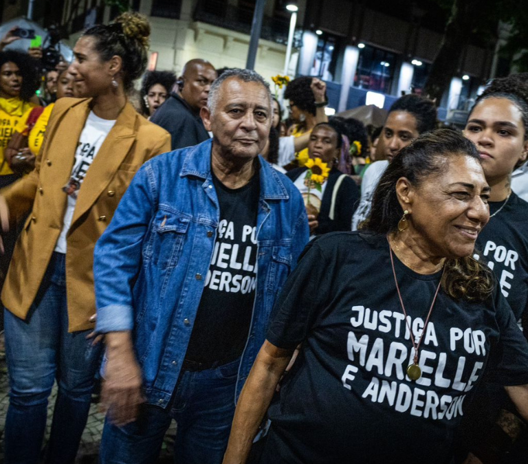 Família de Marielle agradece resistência e luta da população em ato no Centro do Rio