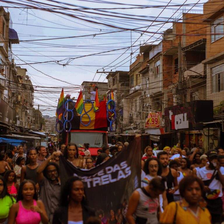 Maré recebe 1º Festival do Orgulho LGBTQIAPN+ das favelas